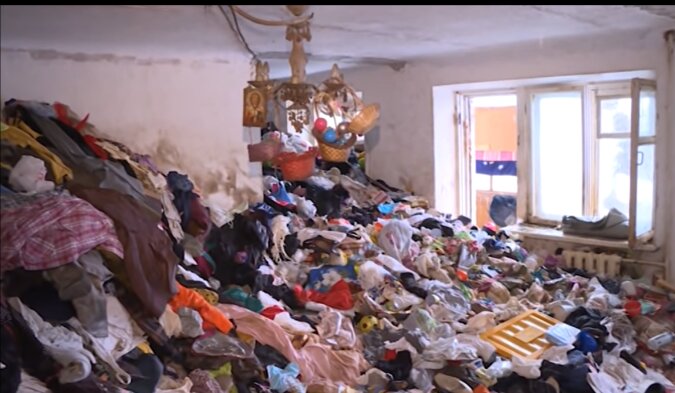 Haus voller Müll. Quelle: Screenshot Youtube